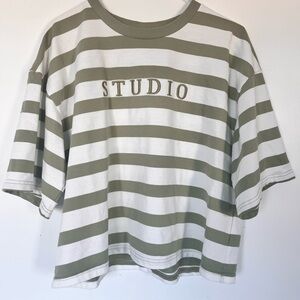 Cropped Striped Studio T-Shirt 80’s inspired